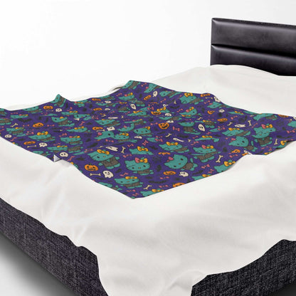 Halloween Cat Velveteen Plush Blanket purple